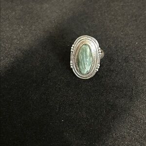 Elegant Silver and Green Women's Ring SIZE 7